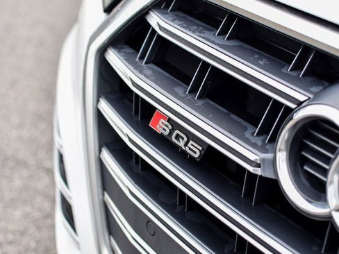 Used 2019 Audi SQ5 Premium Plus w/ Premium Plus Package image 4