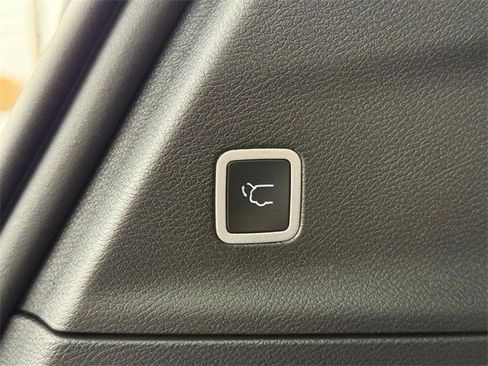 New 2026 Chrysler Pacifica Select image 8