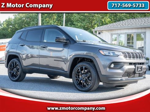 Used 2023 Jeep Compass Latitude AWD/4WD image 1