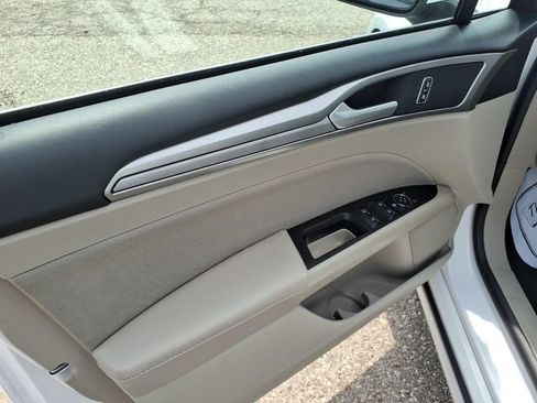 Certified 2020 Ford Fusion SE FWD image 11