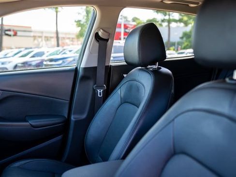 Used 2022 Hyundai Kona Limited w/ Cargo Package FWD image 32