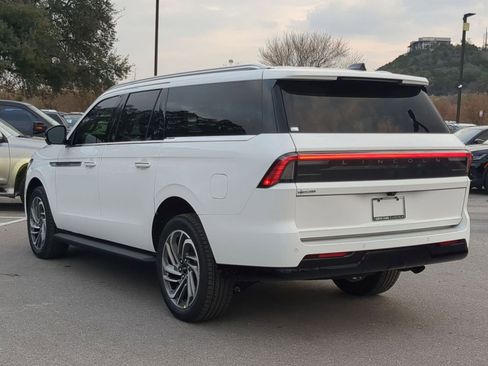 New 2026 Lincoln Navigator L Premier image 5