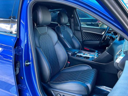 Used 2019 Genesis G70 2.0T Advanced w/ Sport Package image 9