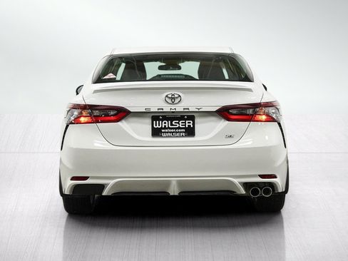 Used 2024 Toyota Camry SE FWD image 4