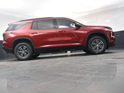 New 2026 Chevrolet Traverse LT w/ Driver Confidence Package AWD/4WD image 17