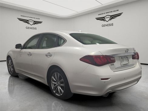 Used 2015 INFINITI Q70 3.7 w/ Technology Package RWD image 3