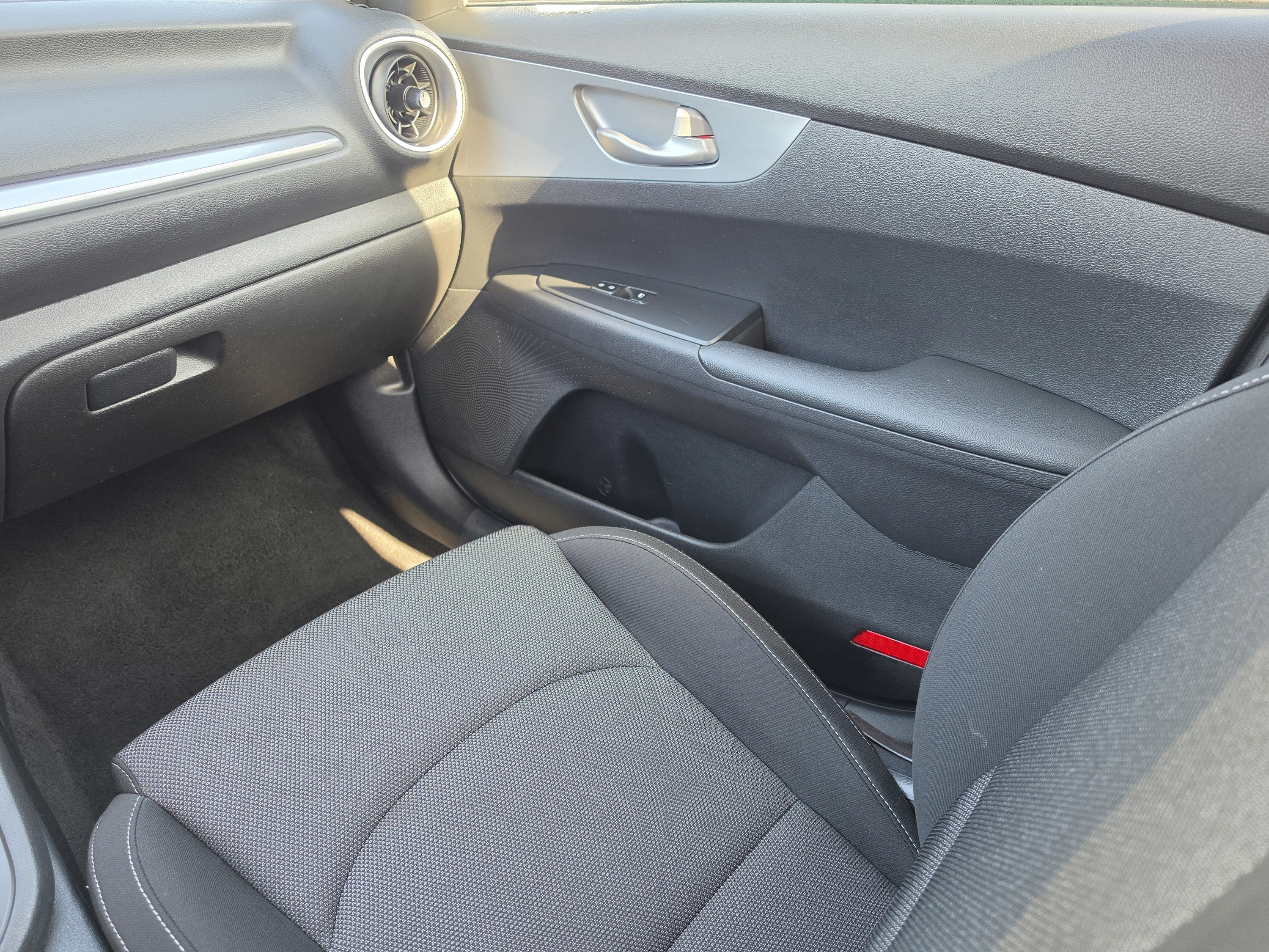 Used 2023 Kia Forte LXS FWD image 20