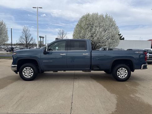 Used 2024 Chevrolet Silverado 3500 LTZ w/ LTZ Premium Package image 9