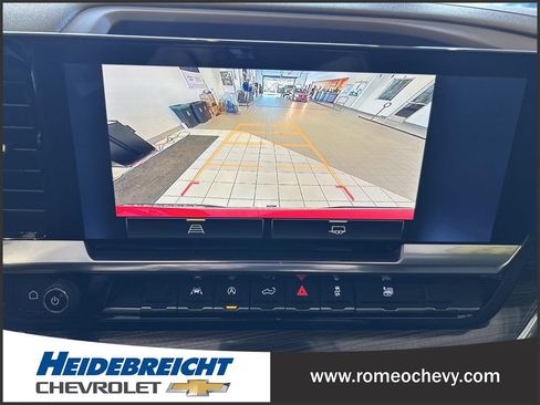 Used 2023 Chevrolet Silverado 1500 LT AWD/4WD image 22