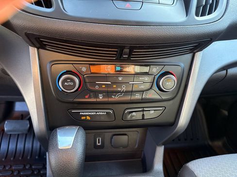 Used 2017 Ford Escape SE w/ Equipment Group 201A AWD/4WD image 21