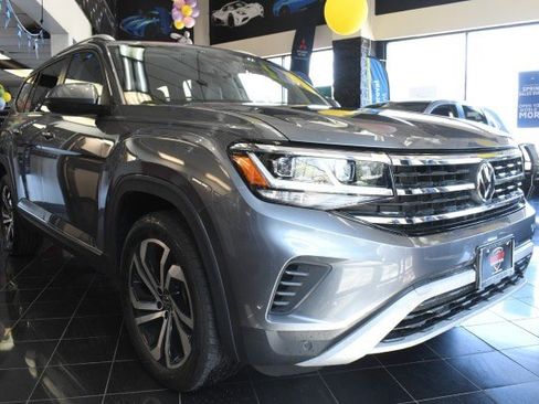 Used 2023 Volkswagen Atlas SEL AWD/4WD image 3