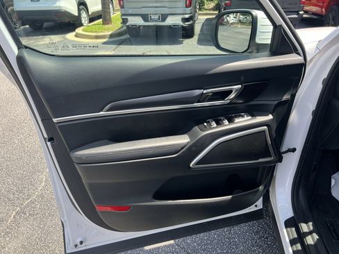 Used 2023 Kia Telluride S FWD image 14