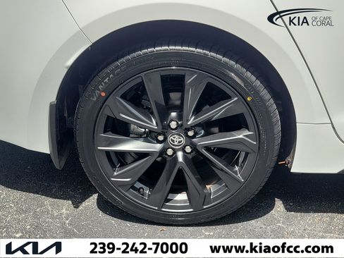 Used 2025 Toyota Corolla SE FWD image 9