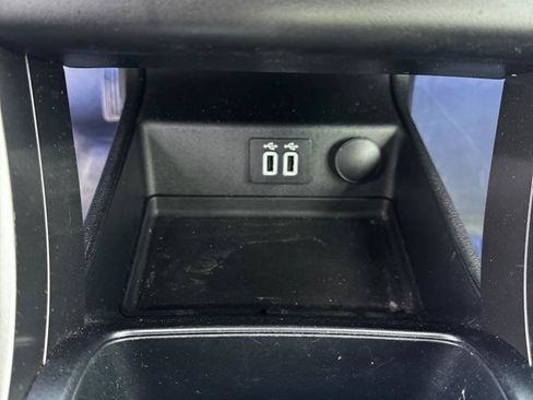 Used 2019 Ford Fusion SE FWD image 22
