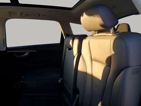 Used 2024 Audi Q7 3.0T Premium Plus image 19