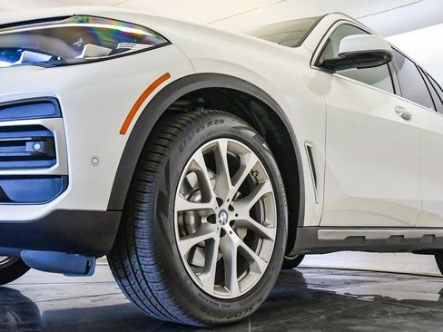 Certified 2022 BMW X5 xDrive40i w/ Parking Assistance Package image 9