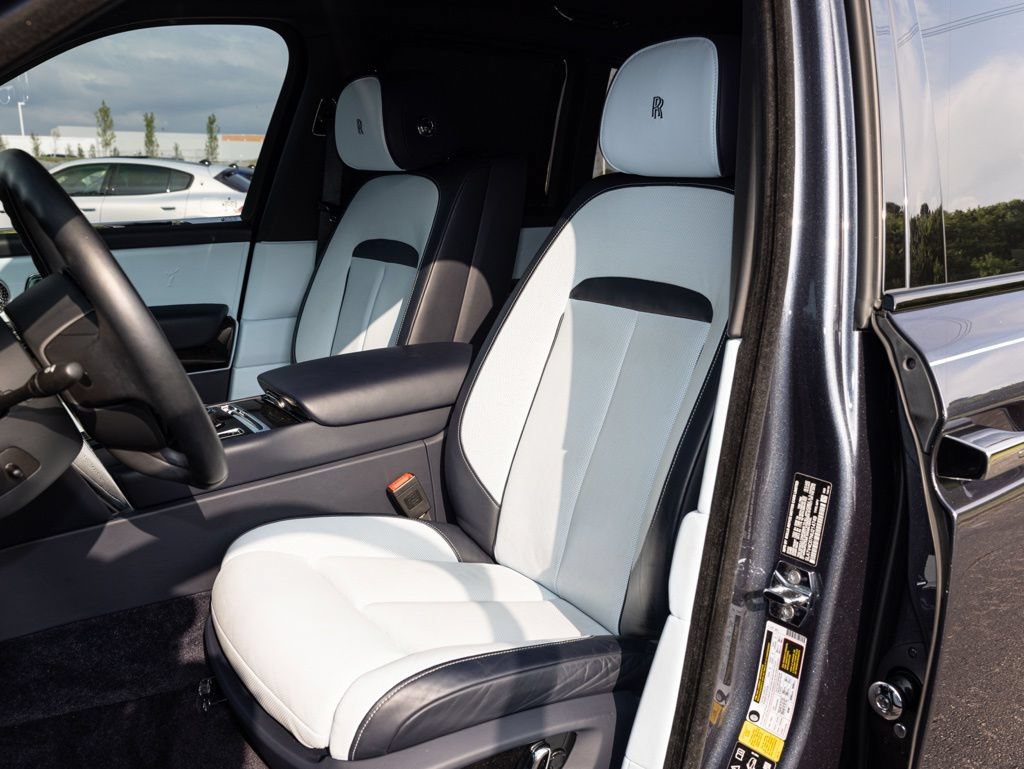 Used 2022 Rolls-Royce Cullinan w/ Cullinan Package AWD/4WD image 30