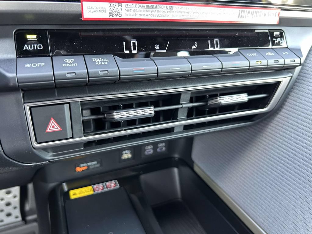 New 2026 Toyota Camry Hybrid FWD image 23