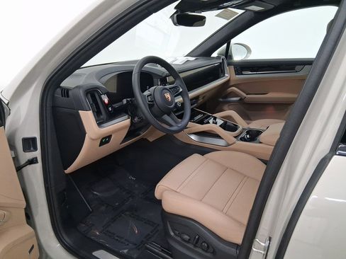 Used 2026 Porsche Cayenne Coupe AWD/4WD image 4