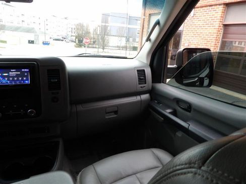 Used 2017 Nissan NV 3500 SV w/ SV Technology Package image 16