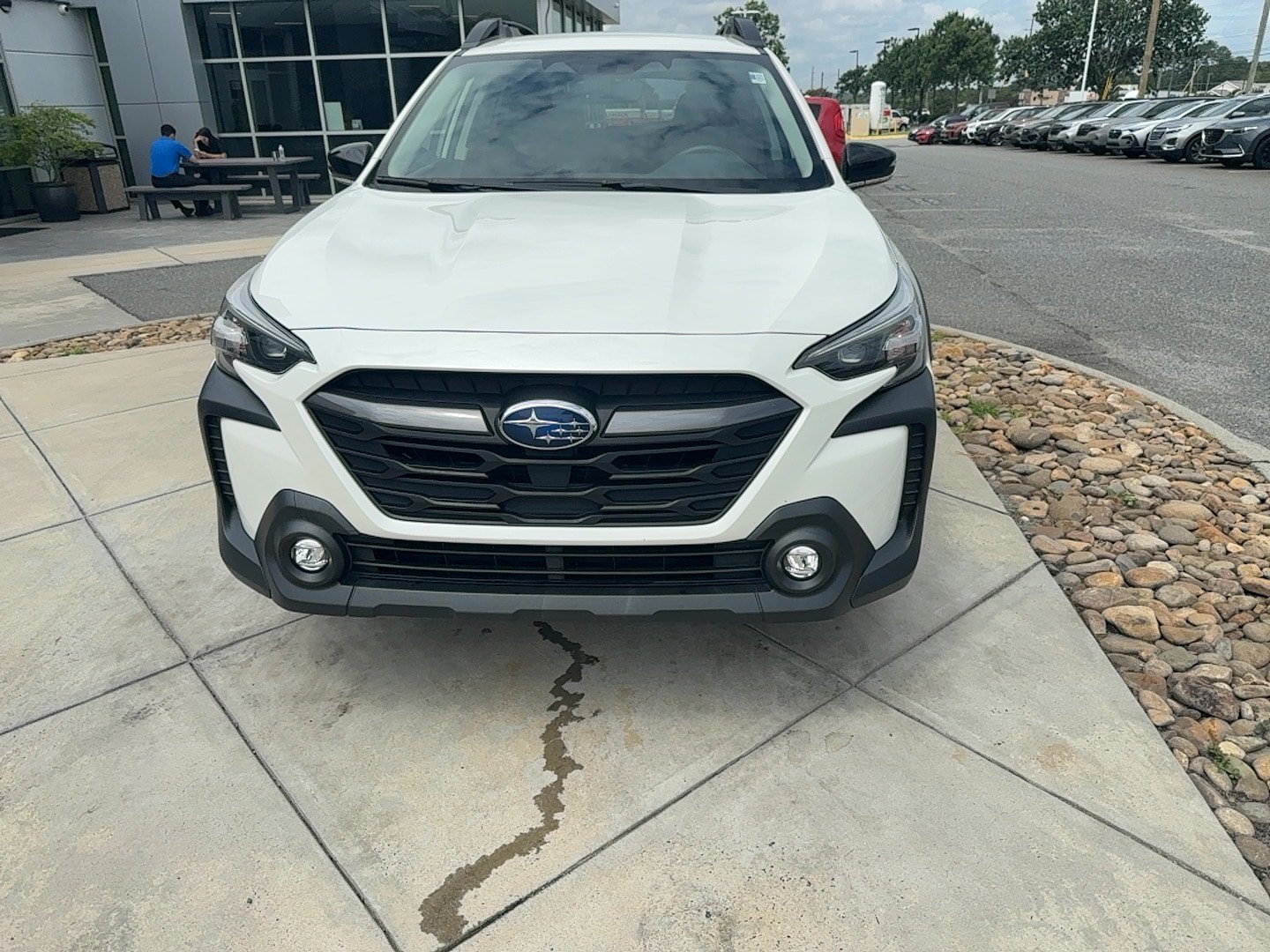 Used 2024 Subaru Outback Premium AWD/4WD image 2
