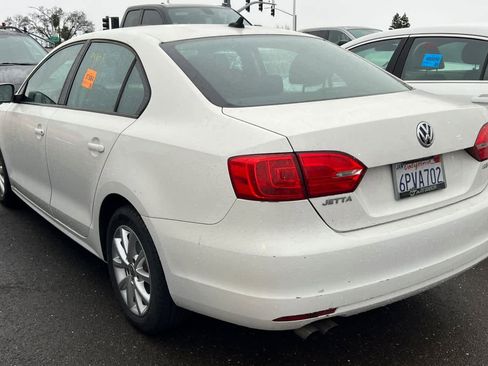 Used 2011 Volkswagen Jetta SE image 4
