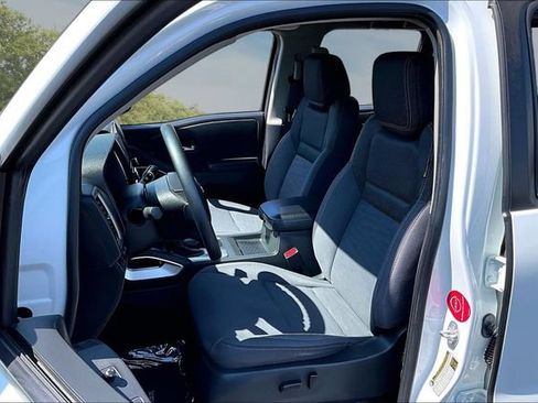 Certified 2023 Nissan Frontier SV w/ Tow Package RWD image 21