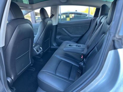 Used 2018 Tesla Model 3 Long Range image 14