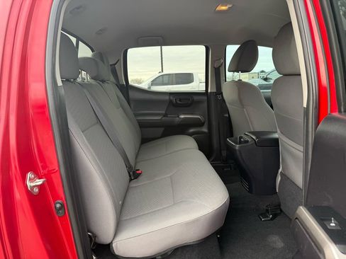 Used 2021 Toyota Tacoma SR5 AWD/4WD image 40