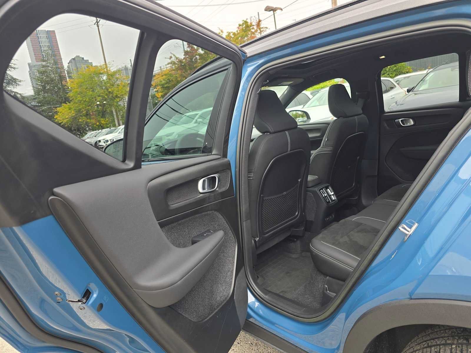 Certified 2023 Volvo XC40 Recharge Plus w/ Protection Package Premier AWD/4WD image 17
