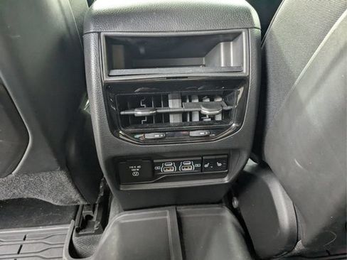 Used 2023 Jeep Grand Cherokee Overland AWD/4WD image 11