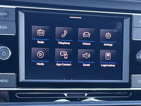 Used 2024 Volkswagen Jetta Sport image 40