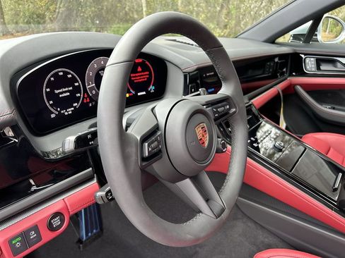 New 2025 Porsche Panamera 4 image 18