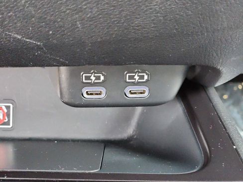 Used 2024 Lexus UX 250h Premium image 25