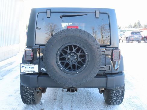 Used 2016 Jeep Wrangler Unlimited Rubicon w/ Dual Top Group image 9