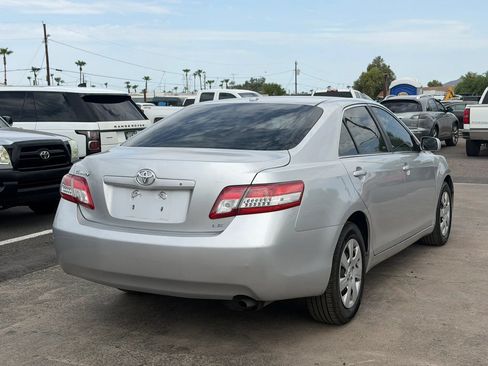Used 2011 Toyota Camry LE FWD image 9