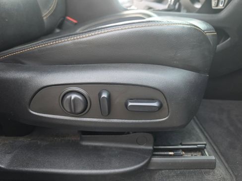 Used 2021 Chevrolet Traverse RS image 28