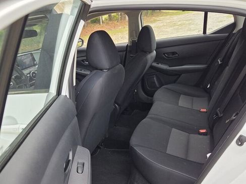 Used 2024 Nissan Sentra SV FWD image 8