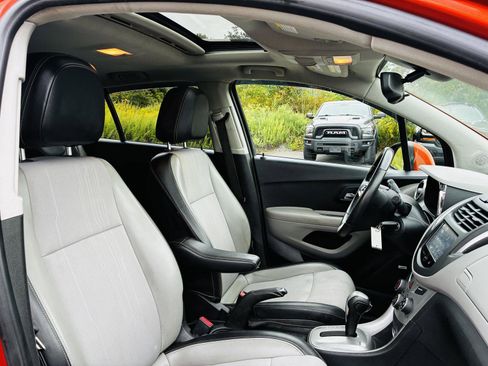 Used 2015 Chevrolet Trax LT w/ LT Sun and Sound Package image 27