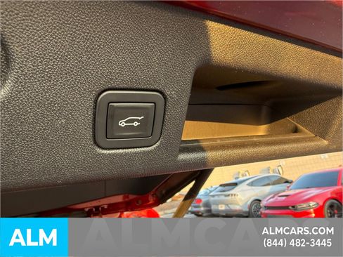 Used 2018 Chevrolet Equinox LT image 11