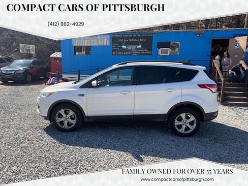 Used 2015 Ford Escape SE w/ Equipment Group 201A image 1