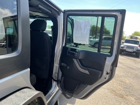 Used 2016 Jeep Wrangler Unlimited Sport w/ Max Tow Package AWD/4WD image 29