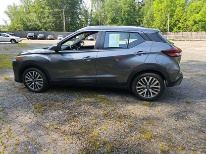 Used 2021 Nissan Kicks SV