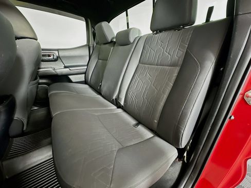 Used 2018 Toyota Tacoma TRD Sport w/ Technology Package RWD image 24