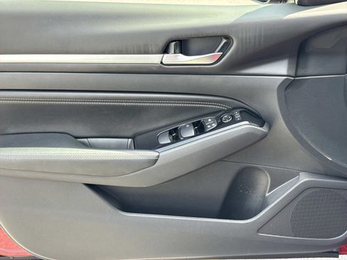 Used 2023 Nissan Altima 2.5 SL FWD image 23