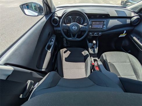 New 2025 Nissan Kicks Play S image 22