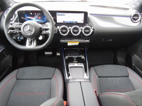 New 2025 Mercedes-Benz GLA 35 AMG 4MATIC image 37