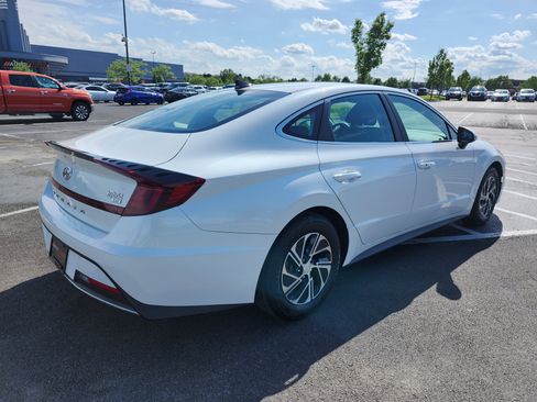 Used 2021 Hyundai Sonata Blue FWD image 17