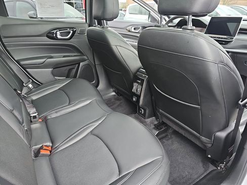 Used 2023 Jeep Compass High Altitude image 35