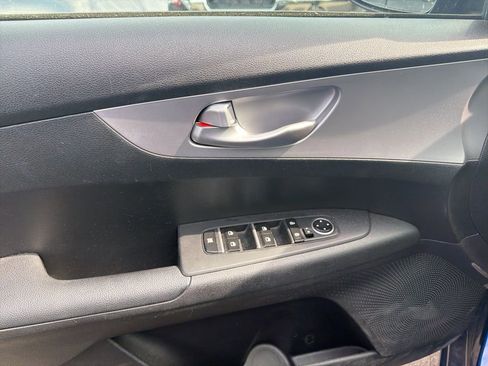 Used 2023 Kia Forte LXS w/ LXS Technology Package image 21